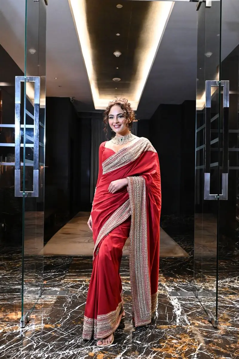 TELUGU ACTRESS SEERAT KAPOOR IN RED SAREE 14